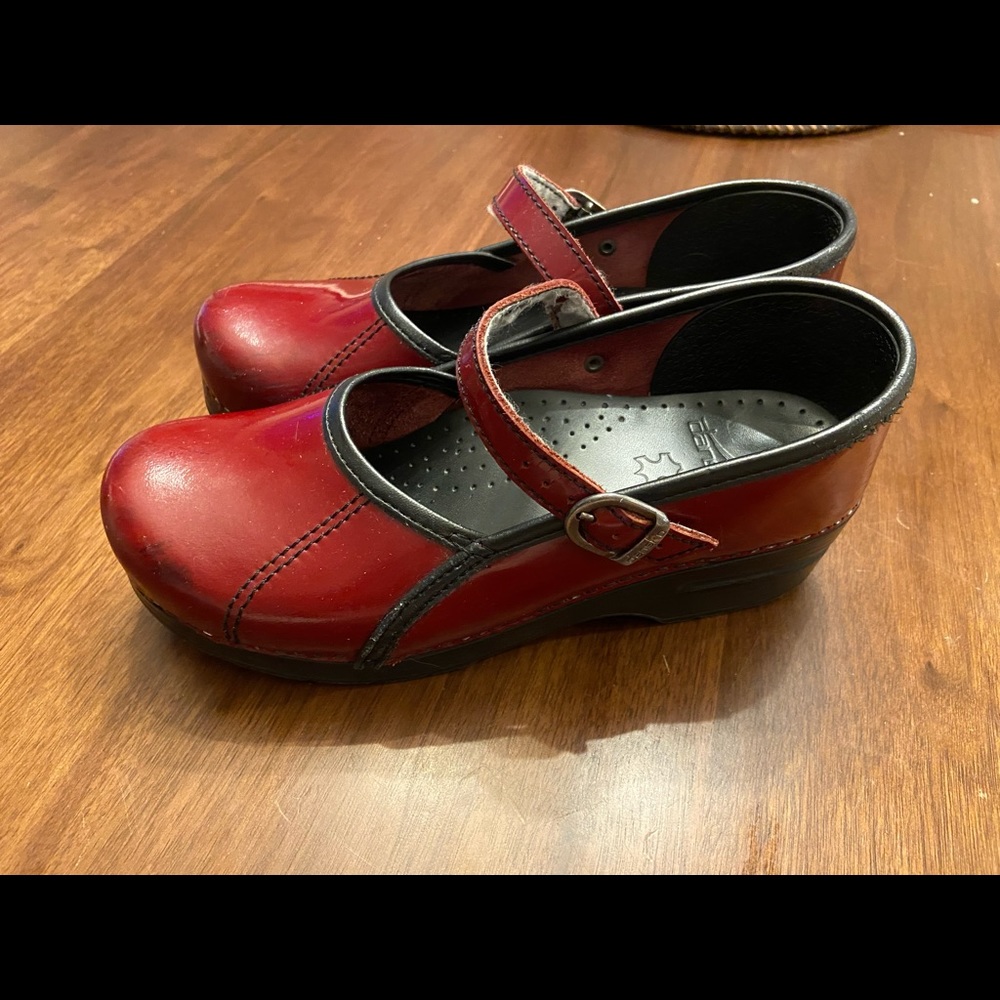 Size 38 Dansko Red patent leather Mary Janes